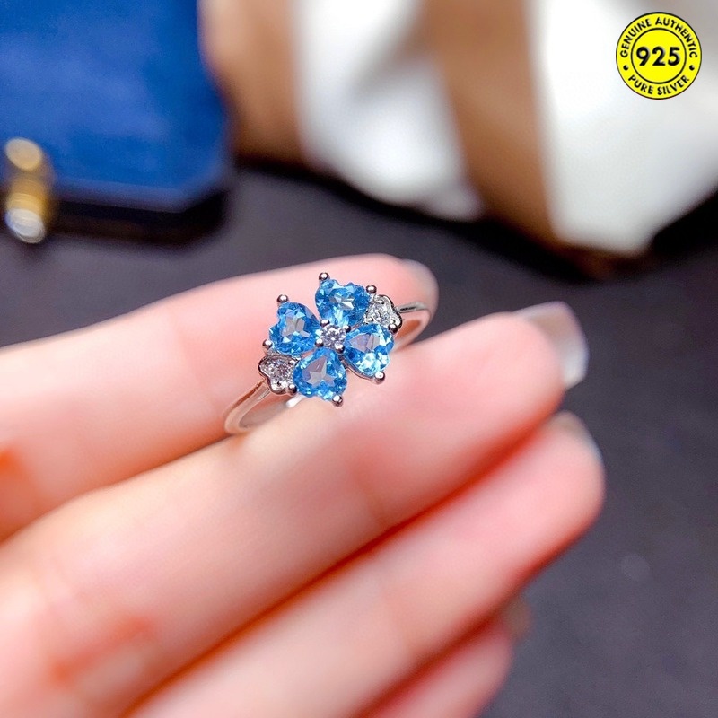 Nhẫn hở hình cỏ ba lá đính đá Topaz sang trọng