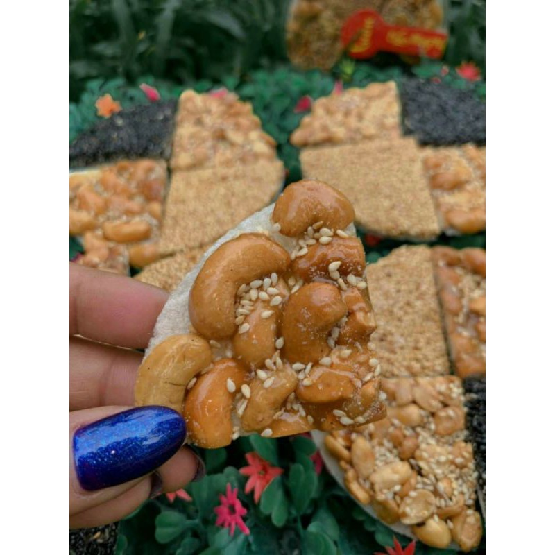 59k hộp 220gr Bánh Kẹo Thập Cẩm 4 vị