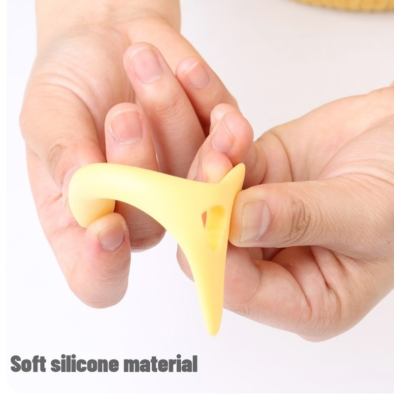 Khuôn Hỗ Trợ Kẻ Mắt Kiêm Son Môi Bằng Silicon Mềm Nhỏ Gọn Đa Năng Marscara