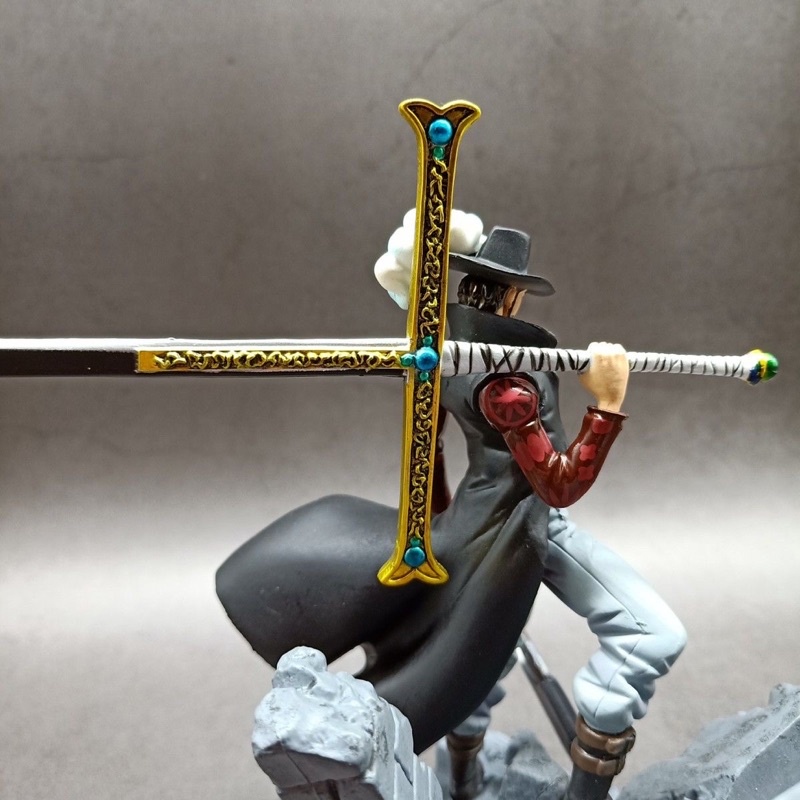 Rẻ Nhất ShopeeMô hình nhân vật Mihawk Mắt Diều Hâu One Piece hàng chất lượng cao