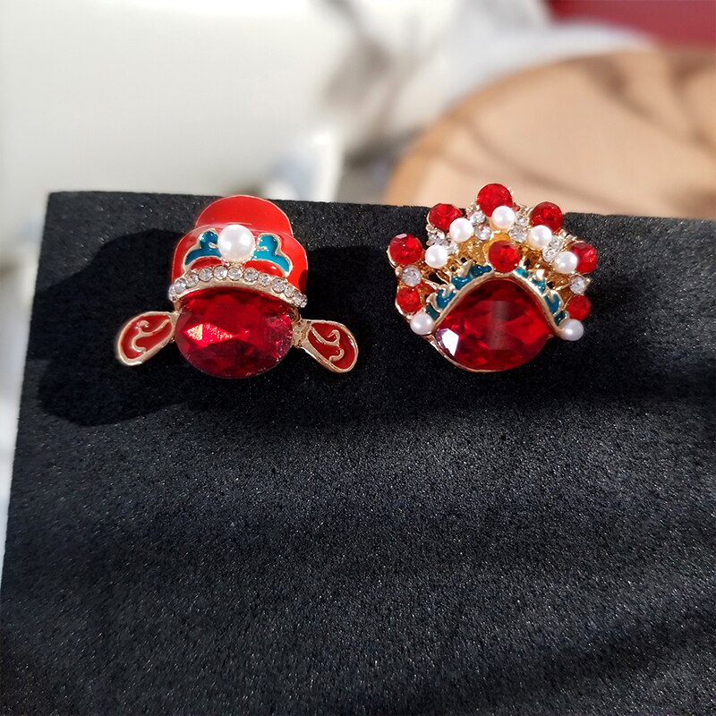 Ghim cài áo thiết kế mão đỏ ấn tượng độc đáo thời trang