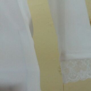 D0545 Đầm trắng suông hình cô gái