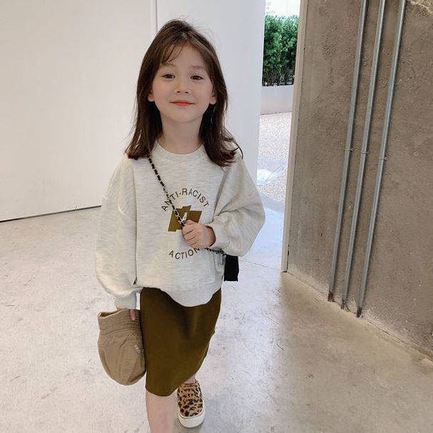 [Hàng Mới Về] Áo Thun Tay Dài Dáng Rộng Xẻ Tà Phong Cách Phương Tây Mùa Thu Cho Bé Gái