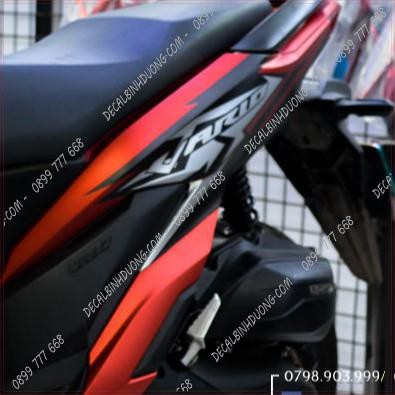 Tem Trùm Xe Máy - Tem Trùm Vario 125/150 Đỏ Bạc Candy Nhám Chất Nhất