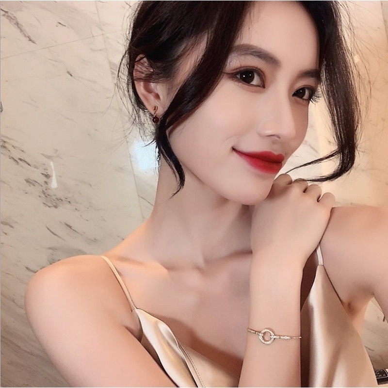 Vòng Tay Kim Loại Mặt Hình Móng Vuốt Đính Đá Lấp Lánh Cho Nữ