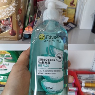 Sữa rửa mặt Garnier skinactive aloe extract chiết xuất lô hội cho da thường và da hỗn hợp dạng gel 200ml