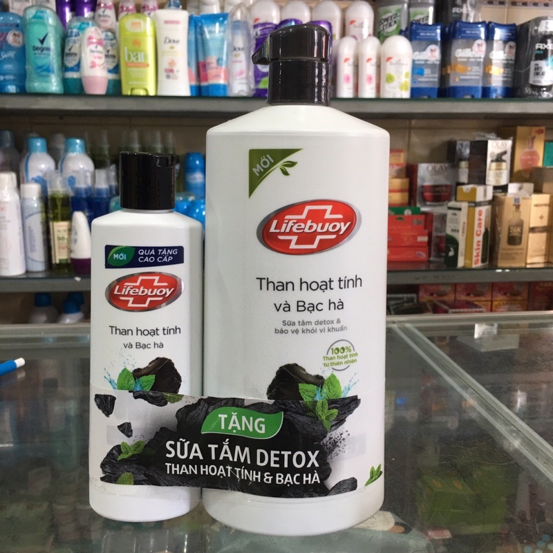 Sữa tắm detox bảo vệ khỏi vi khuẩn Lifebuoy than hoạt tính và bạc hà 850g (có tặng)