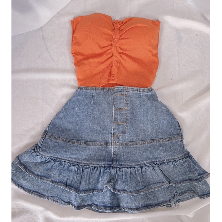 Set áo ống đính nút có mút ngực và chân váy jean tầng phối nút alohashop91