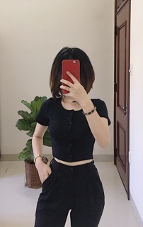 Combo đầm trắng + áo croptop đen
