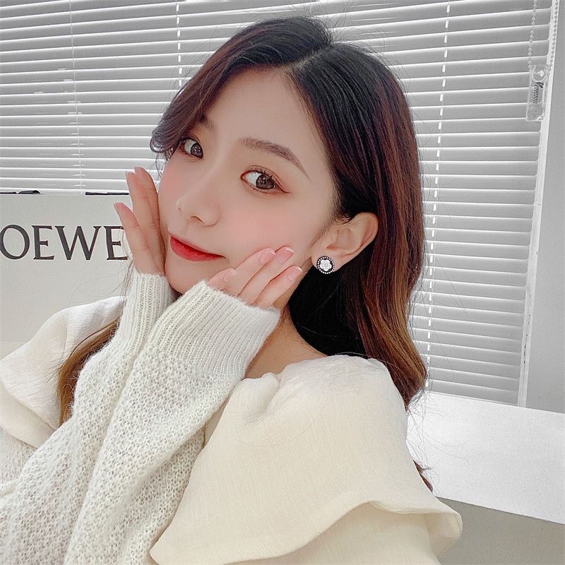 Khuyên tai kẹp không bấm lỗ chốt cố định K026 bằng hợp kim phủ màu hình bông hoa đính hạt trai dáng ngắn Leous