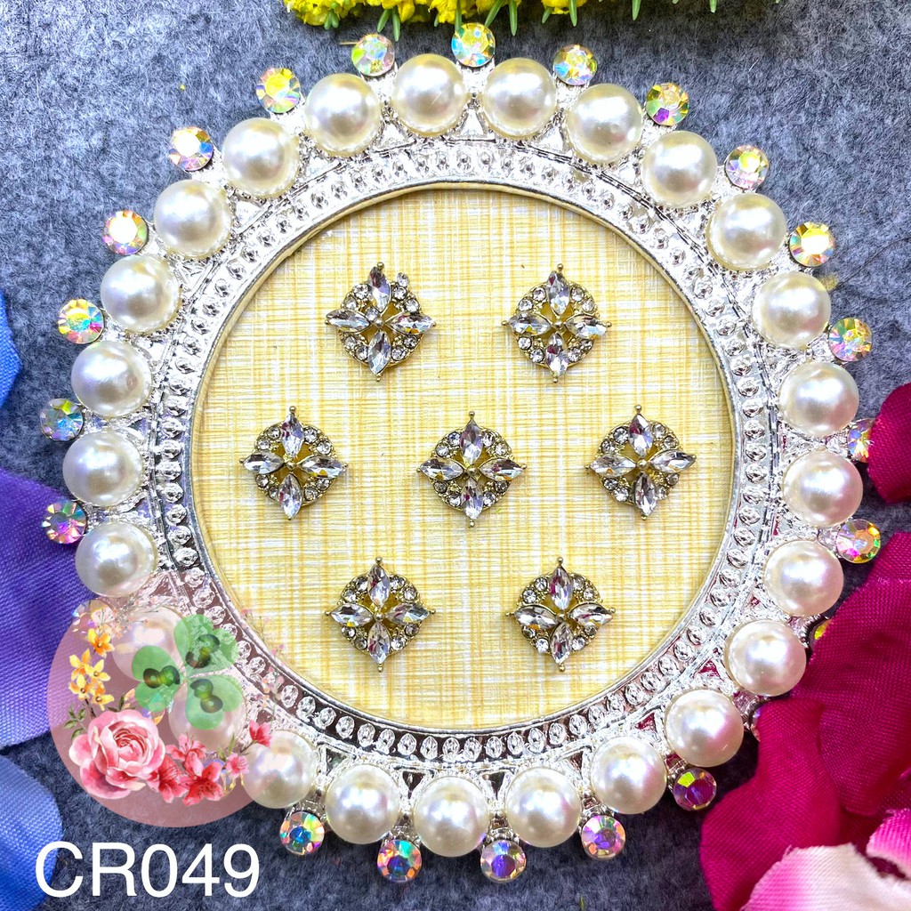 Mã CR049 - CR183 . Charm kim loại đính đá trang trí móng siêu xinh.
