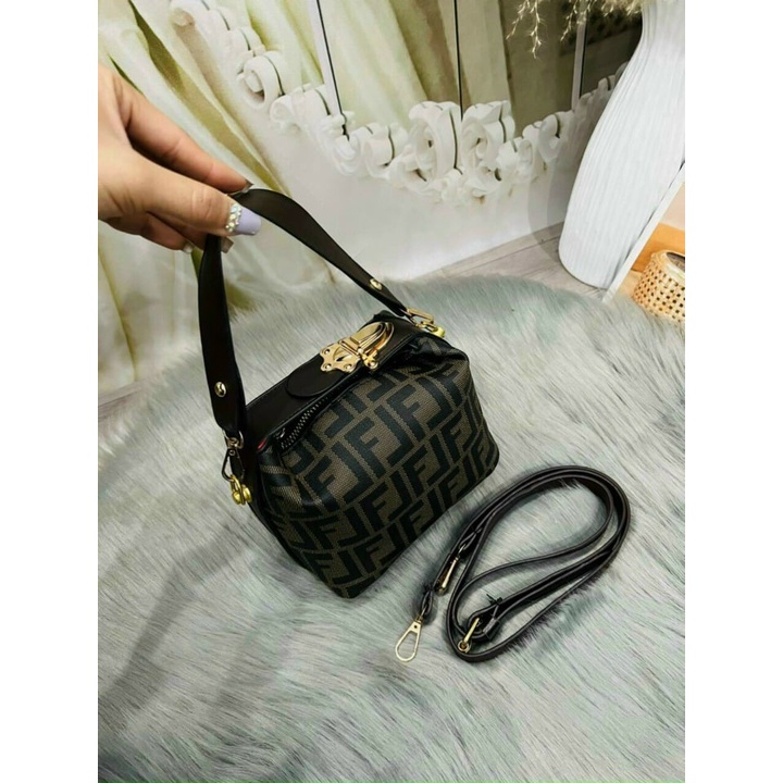 Túi giỏ LV mini siêu xinh| Túi đeo chéo in chữ cho cả nam và nữ | Thời trang Hàn Quốc