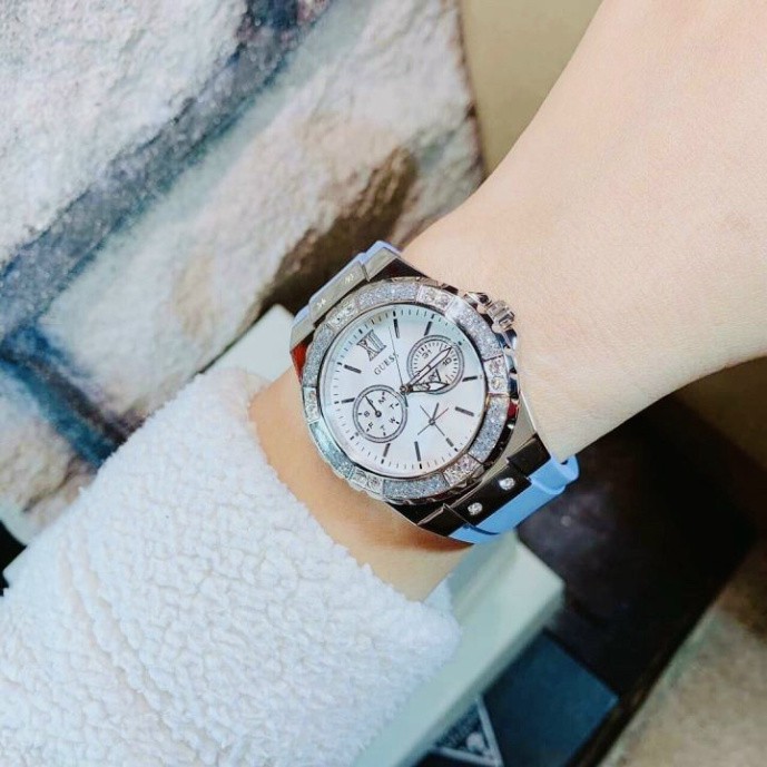 Đồng hồ nữ Guess dấy silicon, viền đính kim cương, hàng full box, thẻ bảo hành 12 tháng - Dongho.guess | BigBuy360 - bigbuy360.vn