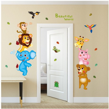 Tranh decal dán tường ĐỘNG VẬT TINH NGHỊCH BÊN CỬA cho bé - Decal dán tường️