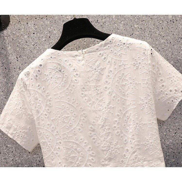 Váy Ren Cổ Chữ V Nhẹ Nhàng, Thanh Lịch Cho Mùa Hè 2021 - Thiết Kế Theo Phong Cách Retro Pháp | BigBuy360 - bigbuy360.vn