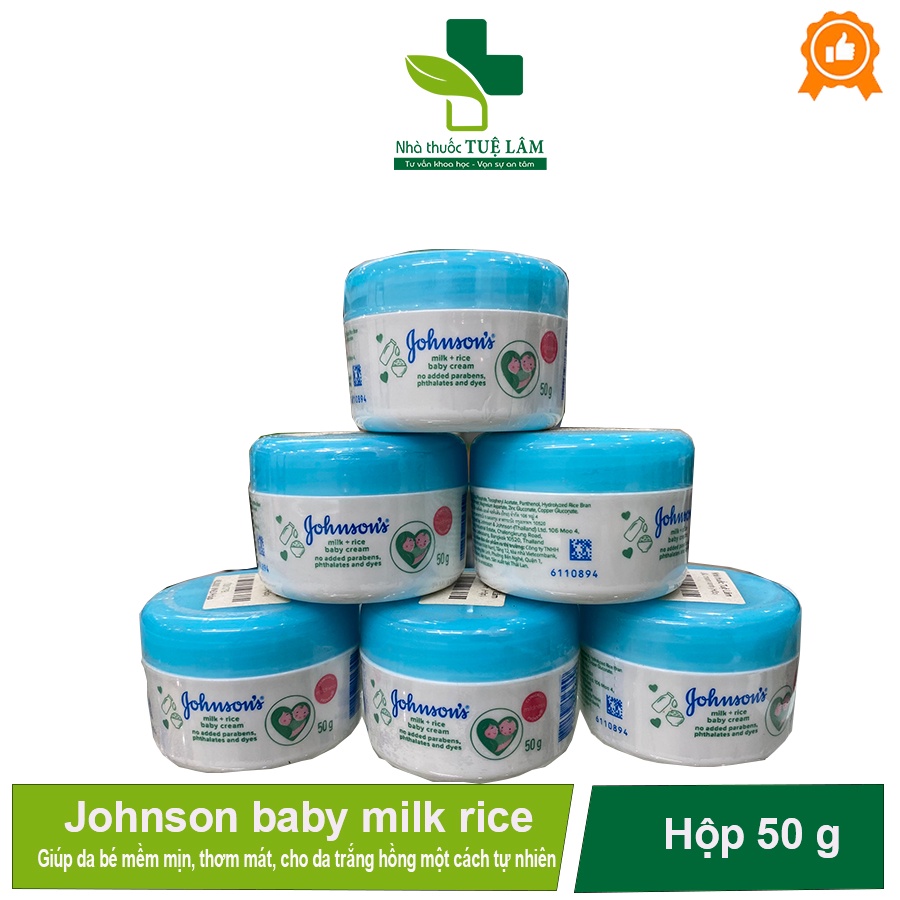 Kem dưỡng da chứa sữa và gạo Johnson Baby hộp 50g giúp bổ sung tinh chất sữa và vitamin B5 & E, giúp da mềm mịn