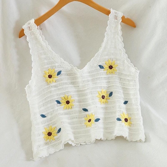 Áo len thêu hoa cúc sát nách hot hit