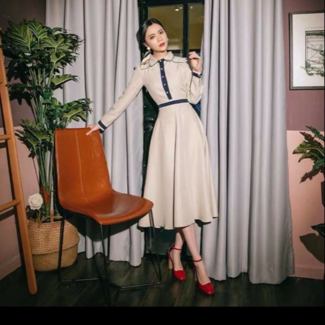 222k com bo 2 đầm trên live