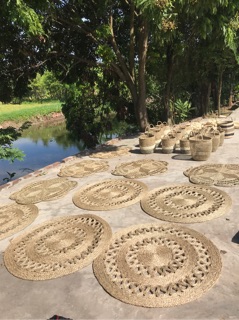 Thảm cói hoạ tiết thưa