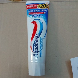 Kem đánh răng Aquafresh 140g Nhật Bản
