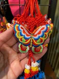 Móc khóa thổ cẩm may mắn