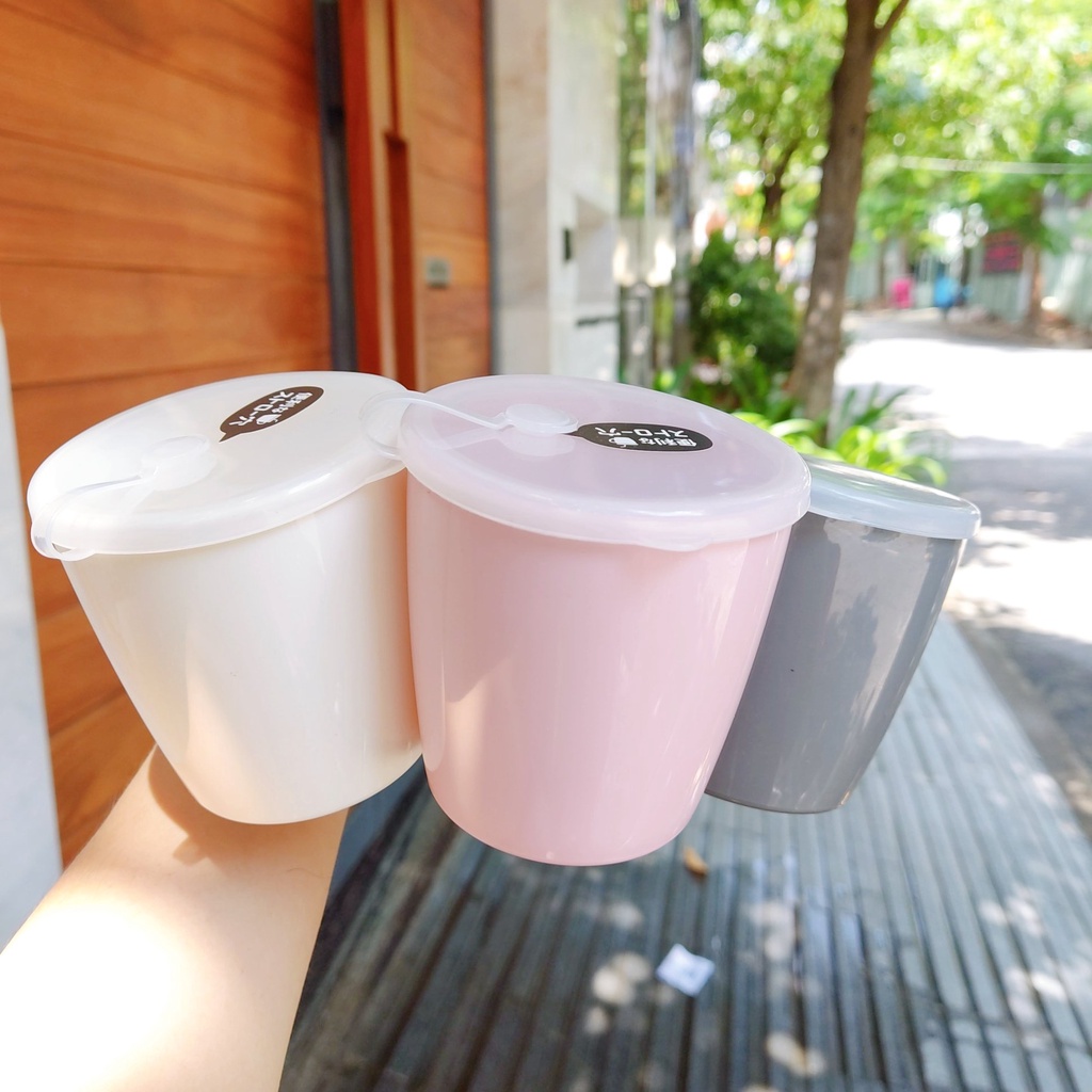 Ca Uống Nước cho Bé có Nắp đậy và lỗ cắm ống Hút - Hàng Nhật Bản