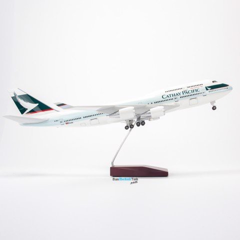 Mô hình máy bay lắp ráp có đèn led Cathay Pacific Boeing B747 47cm Everfly