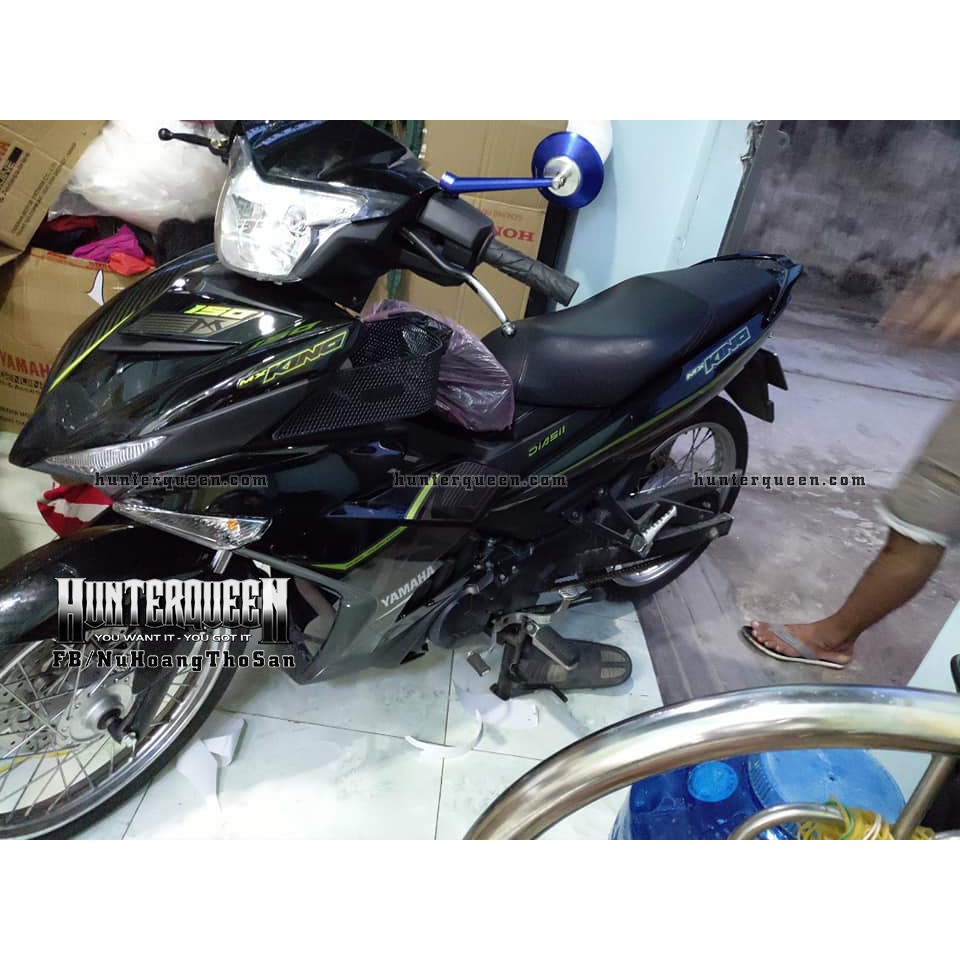 Tem Exciter 150, MX nhọn sọc. Xe đen. Chất liệu candy