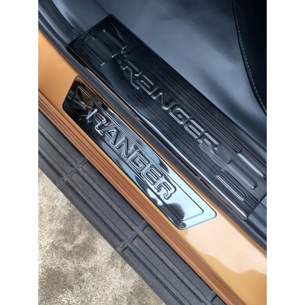 Bộ ốp bậc Giẫm Trong titan xe Ford Ranger dùng chung các form xe 2013-2021