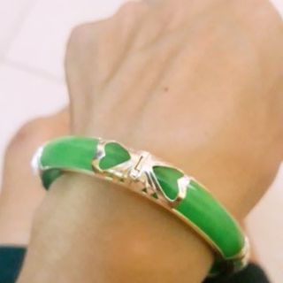 Vòng ngọc bọc bạc