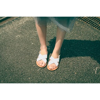 (Sẵn+ clip tự quay) Sandal quai chéo