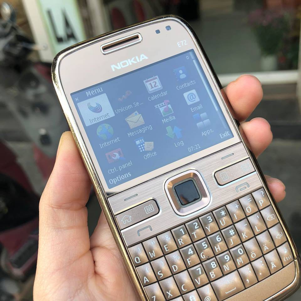 Nokia e72 ★Chính Hãng 100%★ Điện Thoại Nokia E72 Bắt Wifi Chơi Game , Điện Thoại Phổ Thông Chính Hãng Bảo Hành 12 Tháng