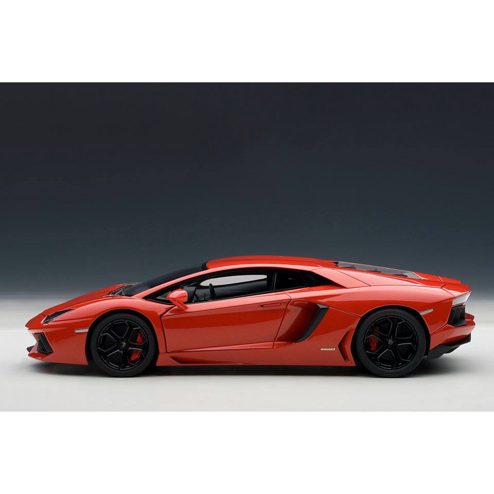 Xe mô hình Lamborghini Aventador LP700-4