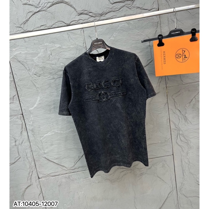 Áo phông nam guci  xám tay ngắn cổ tròn  chất liêu  vải ctoong  bò giày dặn dược in chữ nổi đẹp