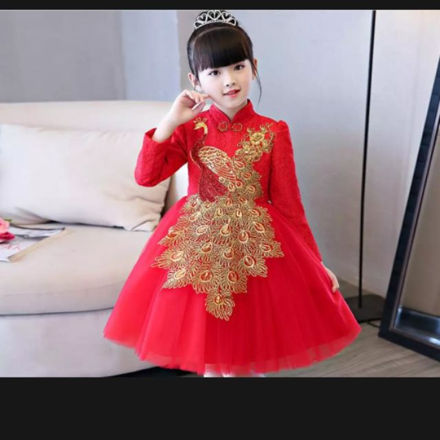 Đầm công chúa tay dài thêu chim công