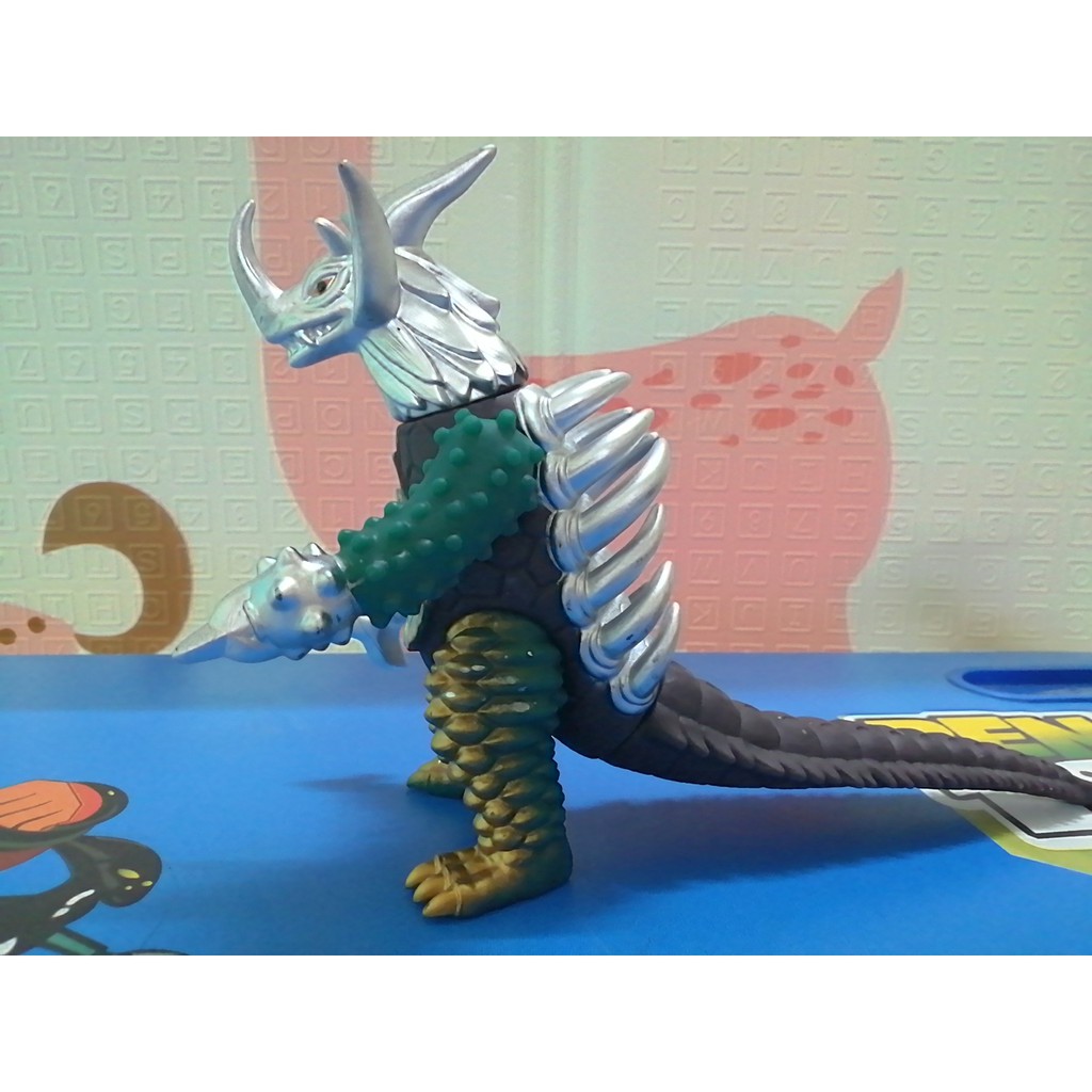 Mô hình Quái vật King Tyrant Kaiju Bandai Ultraman Monster Serie Siêu nhân điện quang