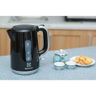 Bình Đun Siêu Tốc Electrolux EEK3505 1.7 lít