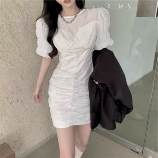 Váy trắng nhúm thân tay
