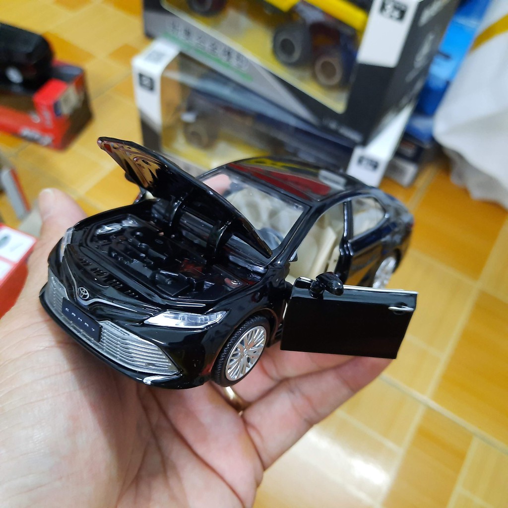 Đồ chơi trẻ em mô hình xe ô tô Camry 2019 tỉ lệ 1:32 - Xe đồ chơi trẻ em có âm thanh và đèn - Xe chạy cót