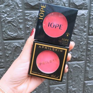Phấn hồng Ipoe và Aprilskin