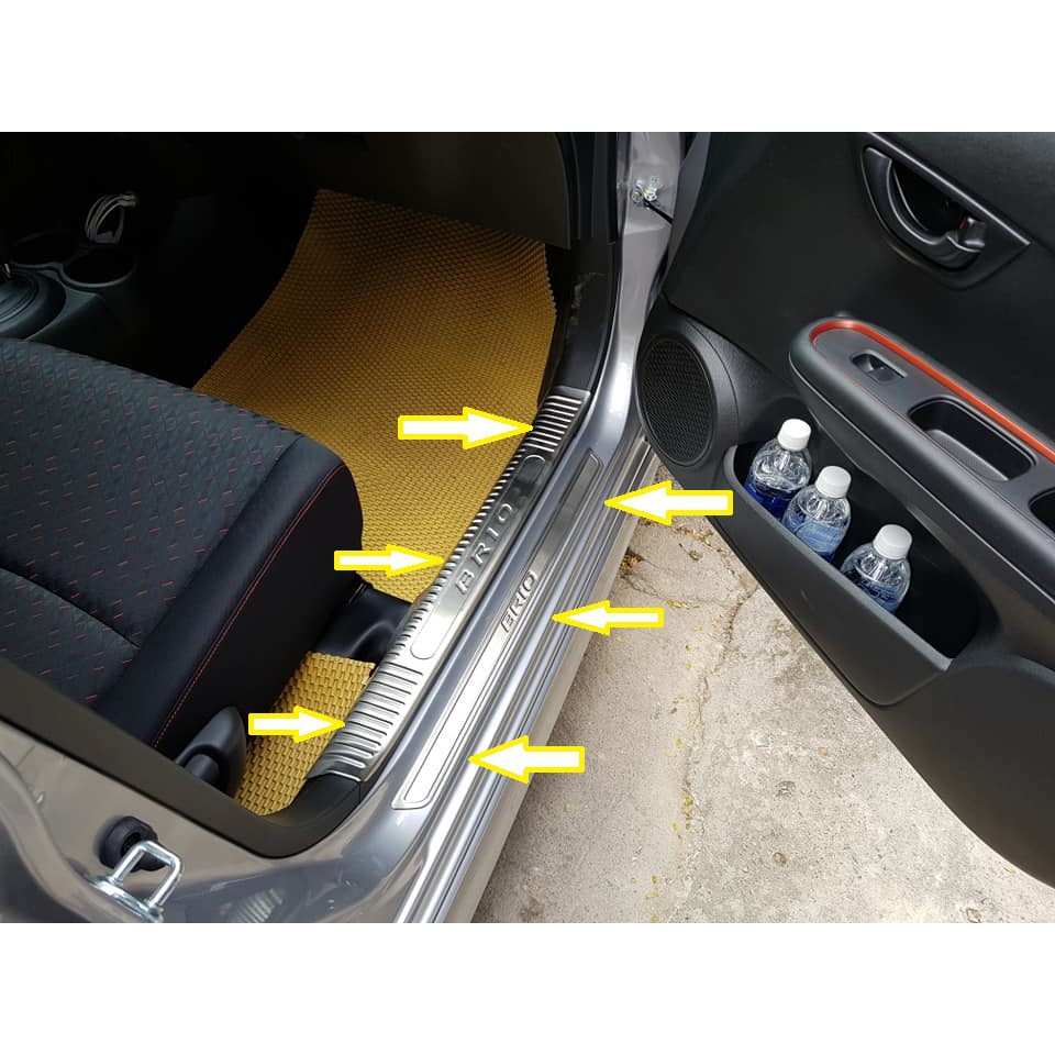 Ốp bậc cửa ngoài theo xe Honda BRIO 2022-2019 titan - inox