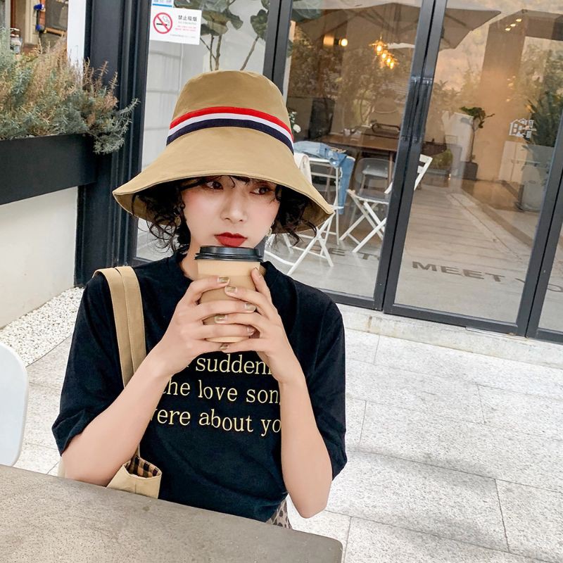 Nón bucket vành siêu rộng