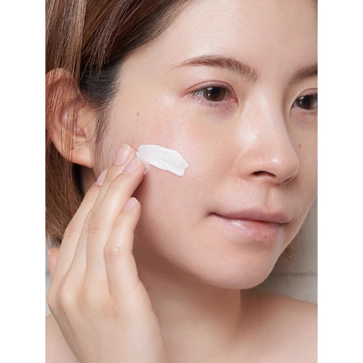 Kem Chồng Nắng Clarins kem chống nắng vật lý, kiềm dầu nhờn suốt 24h
