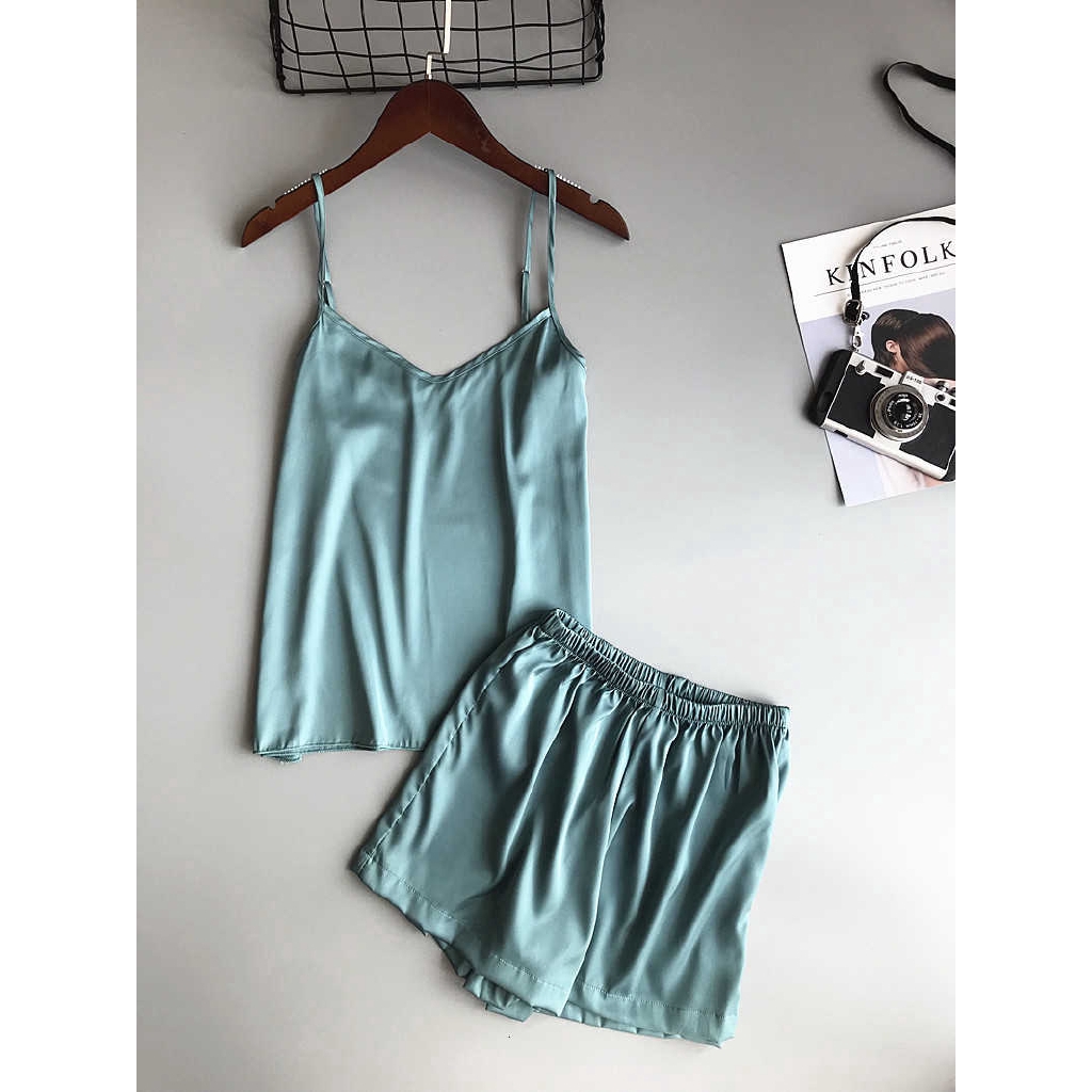 Set đồ ngủ lụa thời trang dành cho nữ