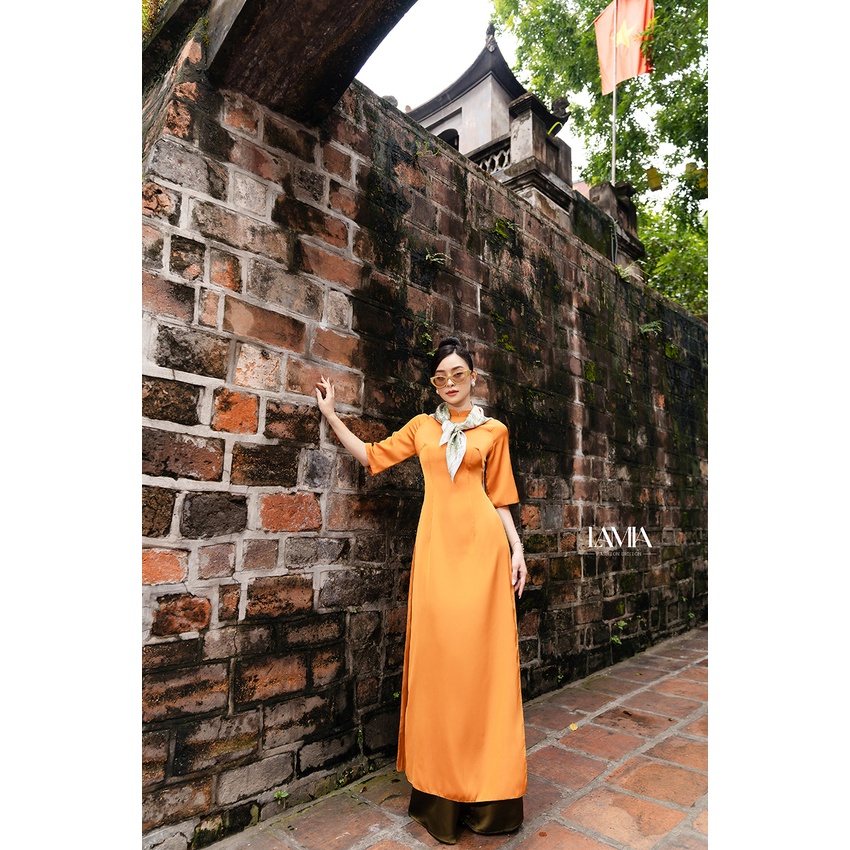 Áo dài truyền thống Lamia Design AD073 lụa latin màu cam trơn rạng rỡ