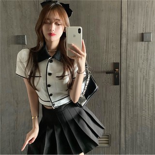 Set áo trắng cổ sơ mi đen váy ngắn xếp ly trẻ trung