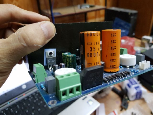 Mạch khuyếch đại công suất lm1875