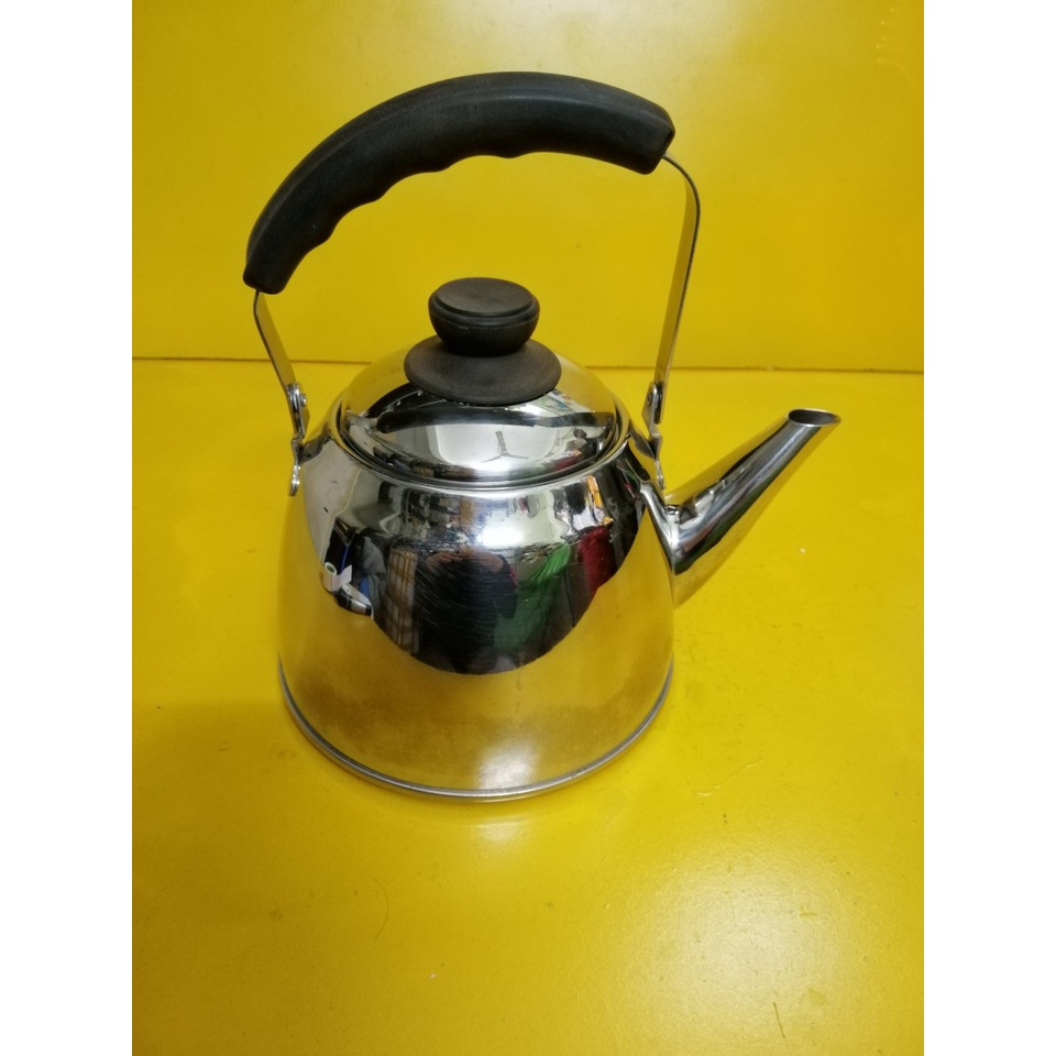 Ấm inox nội địa Nhật (2.3L) (mã 880), Dùng được bếp từ