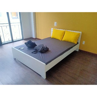Giường gỗ thông nhập khẩu 1m4x2m.