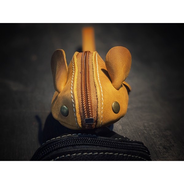 Ví cầm tay hình chuột, cực nhỏ xinh.